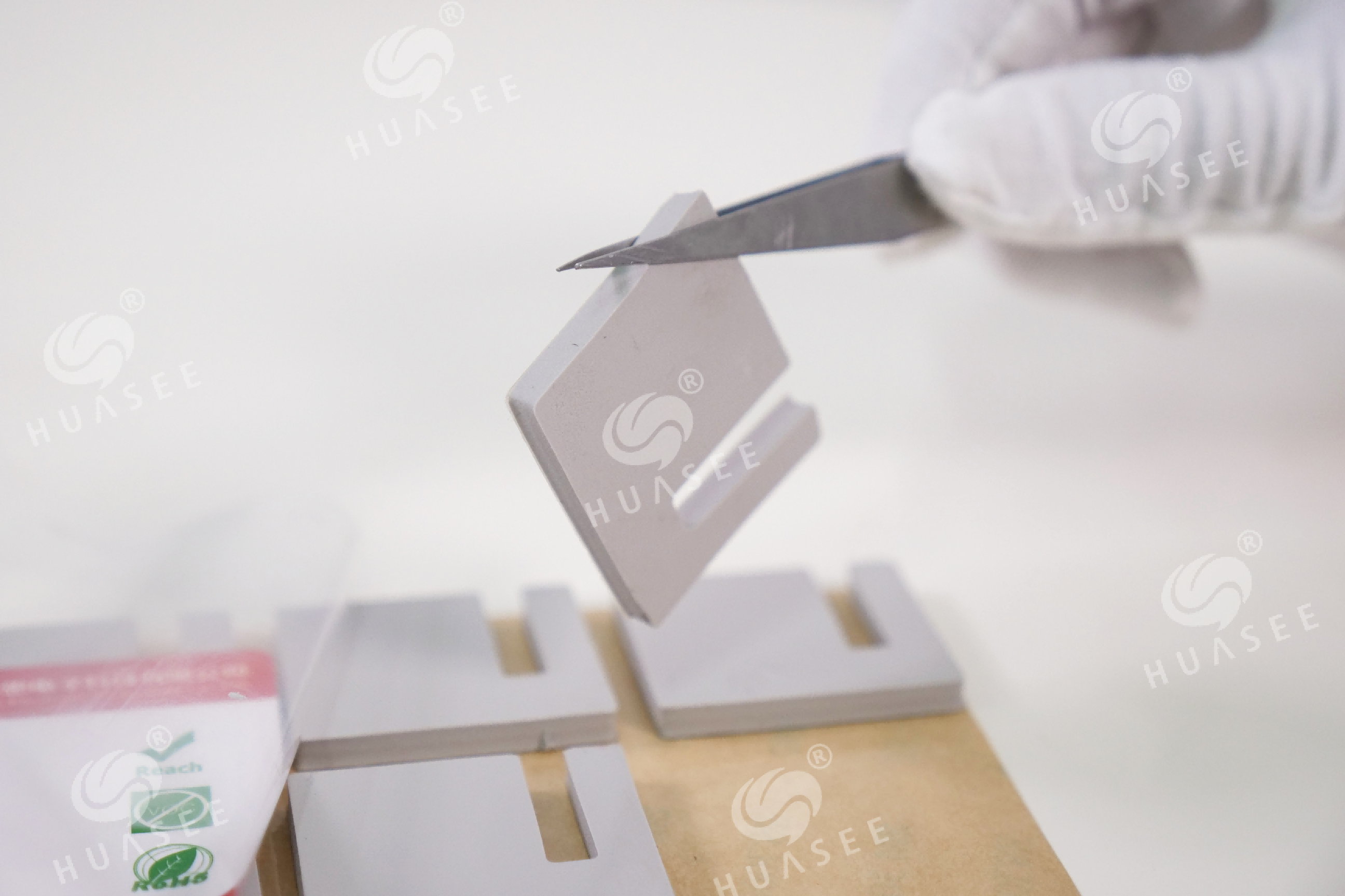 導熱硅膠片為什么能夠得到廣泛的應(yīng)用?